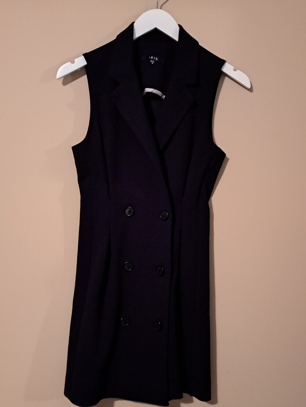 IRIS Los Angeles Double-Breasted Black Pleated Sleeveless Blaser Top Dress/Vest
